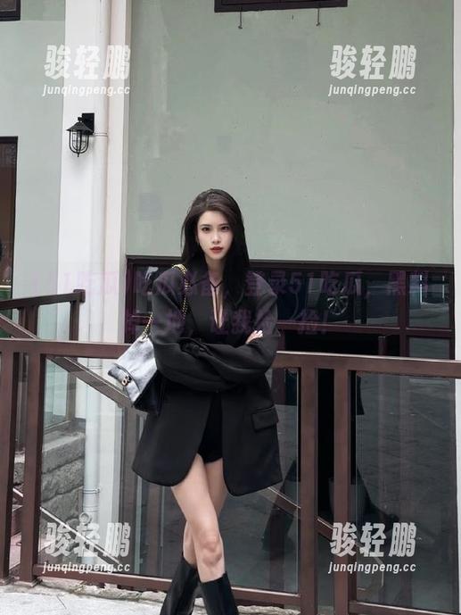 吃瓜必备，登录51吃瓜，黑料掉一地，让我捡一捡！