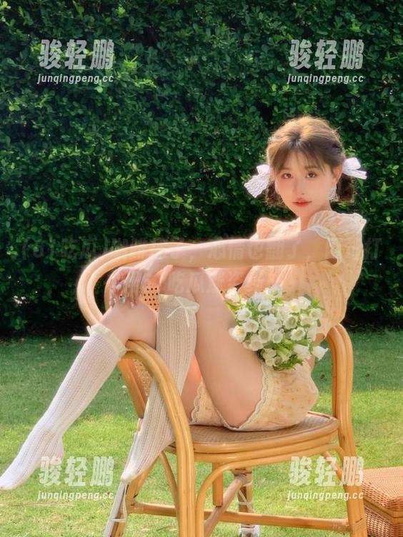 咖啡摔了，心情也翻了，网址打开61吃瓜涨姿势！