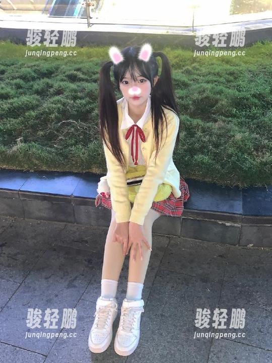 91i吃瓜 91i吃瓜,登录进去就像打开了天窗,想要找点乐子却总是广告满天飞。