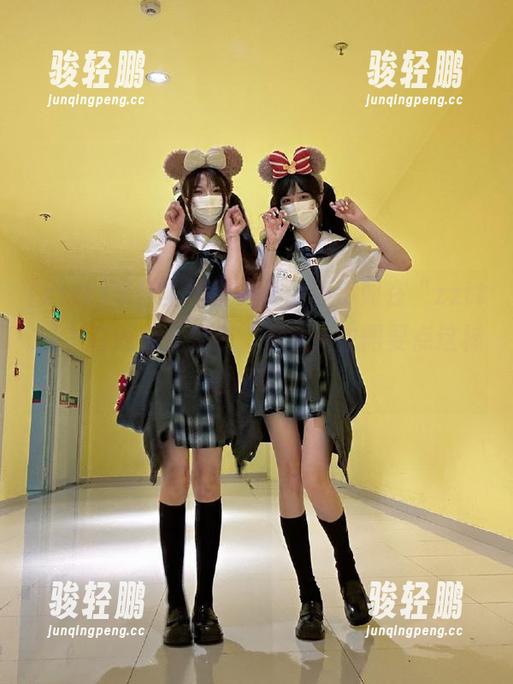 辛苦工作了一天，还不如在“zztt21”在线随便划划，感觉人生需要点这样的调剂。