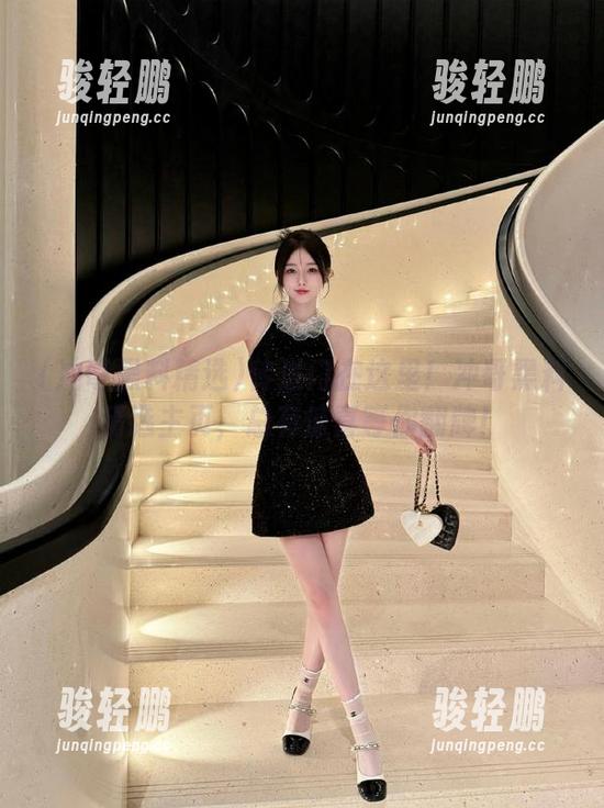 传送门在这里！冲哥黑料精选主页，总有惊喜等你翻牌！