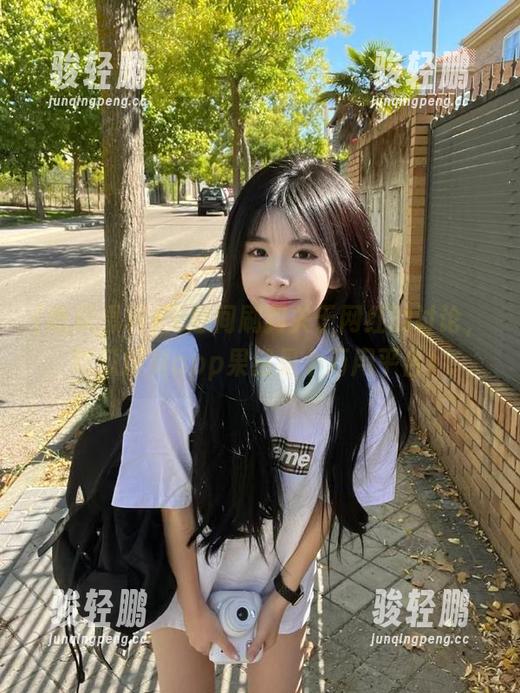 无意间刷到关于网红的讨论，吃瓜爆料app果然是个万用平台！