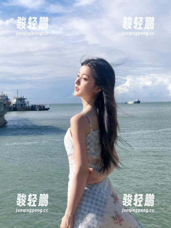 登录吃瓜网，朝阳升起，我的好奇心也在慢慢升温。