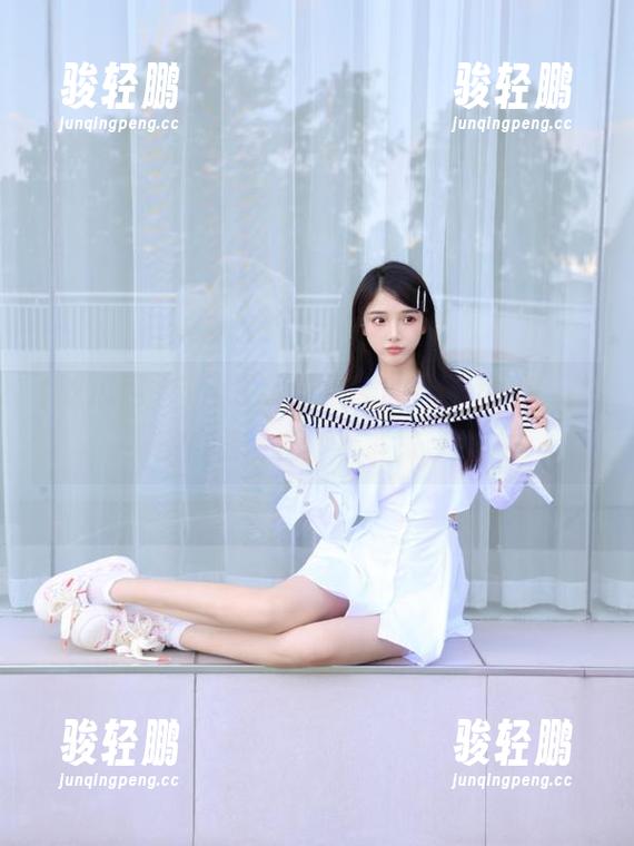 自从发现吃瓜网的爆料地址，脑补的剧情就停不下来了…