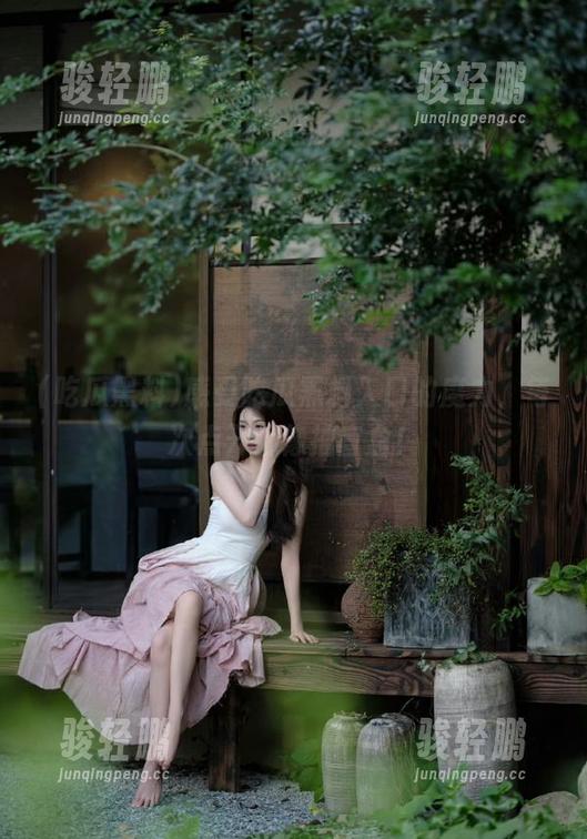 感受吃瓜黑料入口的魔力，每次点开都像抽盲盒！