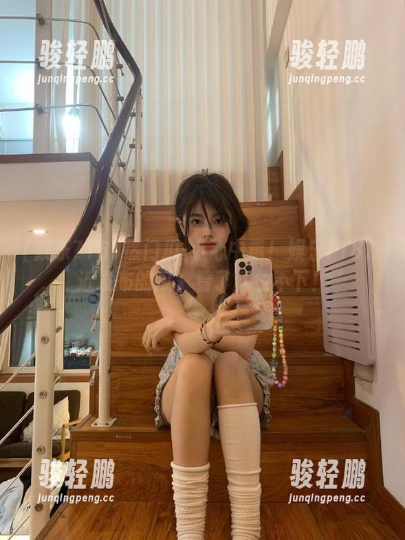 热门瓜-小心中毒！娱乐718最近发布的瓜，看了就放不下！