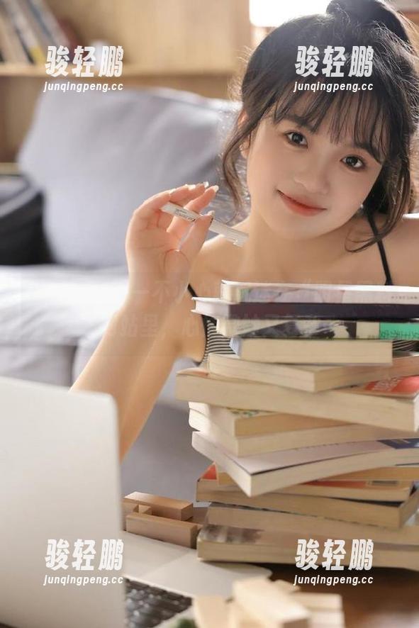 一不小心就沉迷在“明星黑料”网站里，心情微妙又复杂…