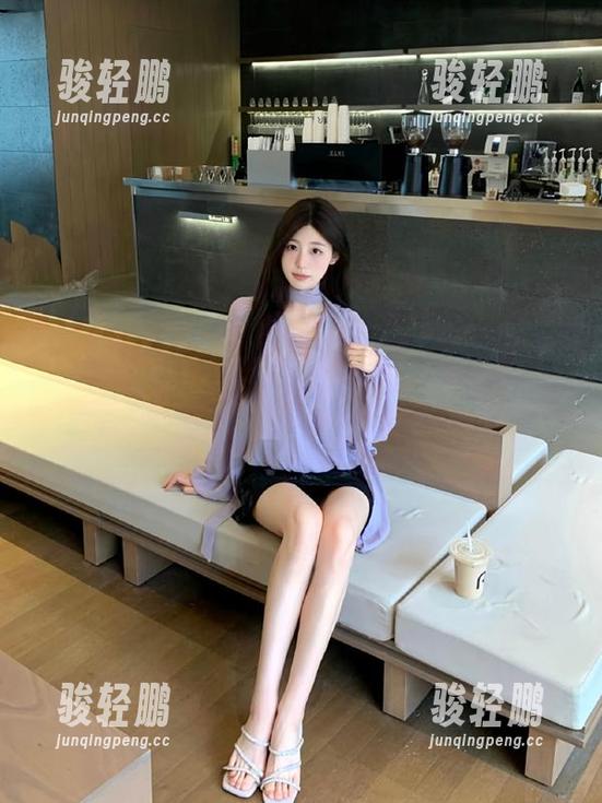 登录“明星黑料”，让你在吃瓜的同时，还能感受到一丝紧张刺激的气氛。