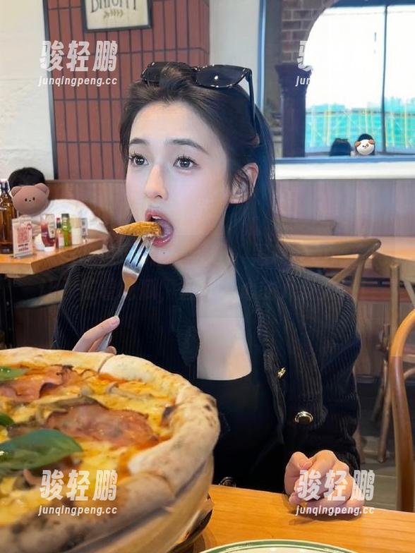 摆脱无聊，黑料吃瓜网官网让你忙着吃瓜，直击人心的八卦大戏！
