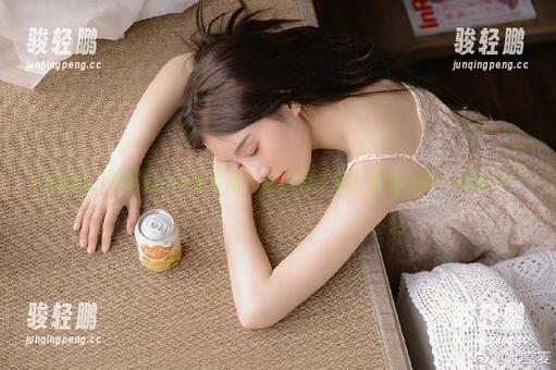 黑料社ios轻量版：吃瓜有多轻？就像呼吸一样简单！