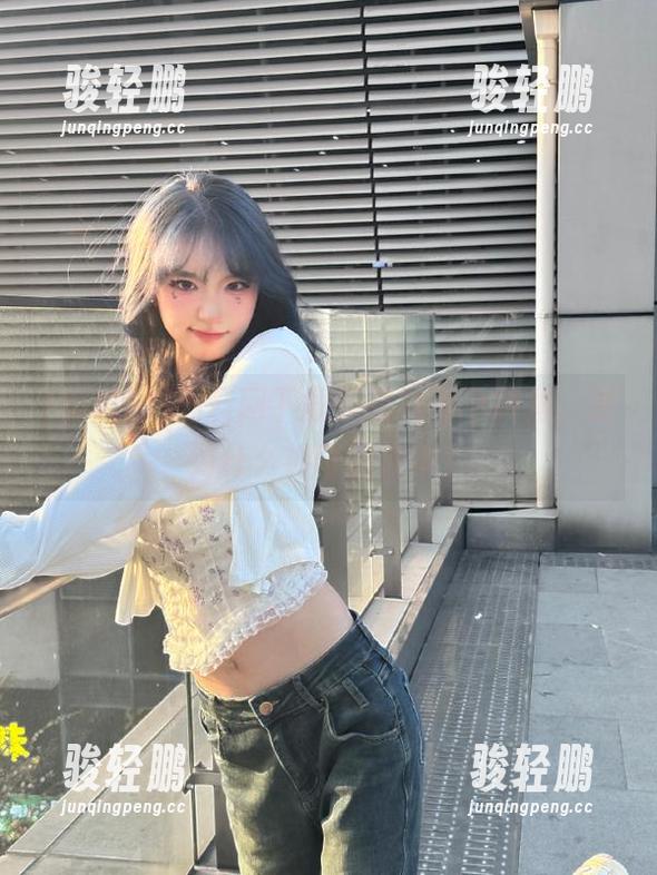 黑料网下载线路的那个转角，遇到什么神奇的故事？