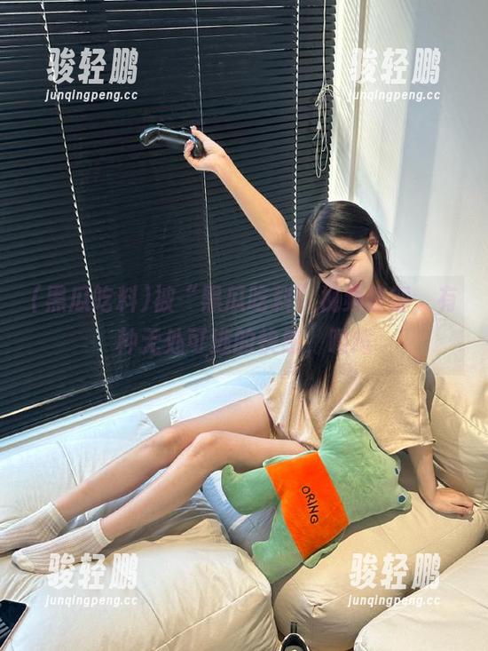 被“黑瓜吃料”视频禁锢，有种无处可逃的快感，嘻嘻