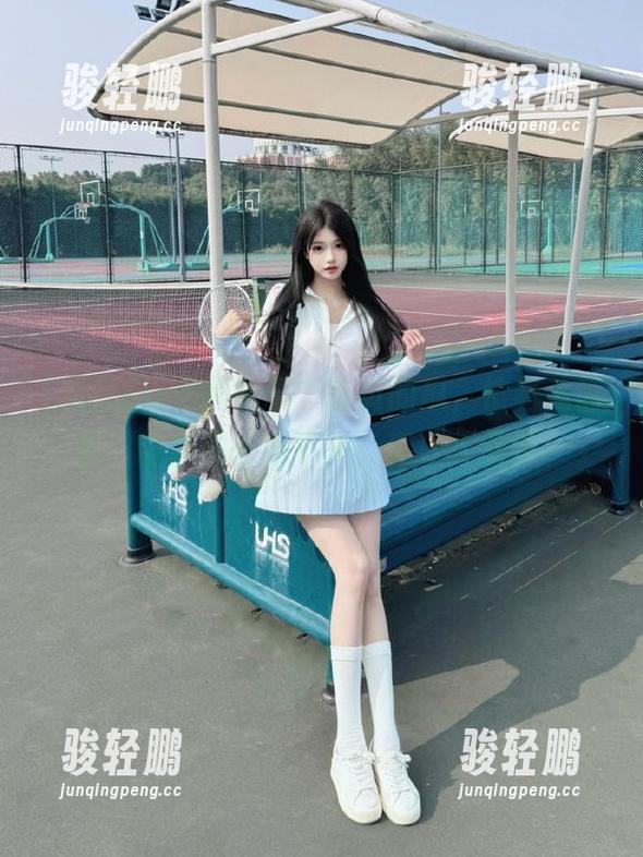 “黑社料”首页的瓜，忙着追潮流，旧的不去新不来，真让人无奈。